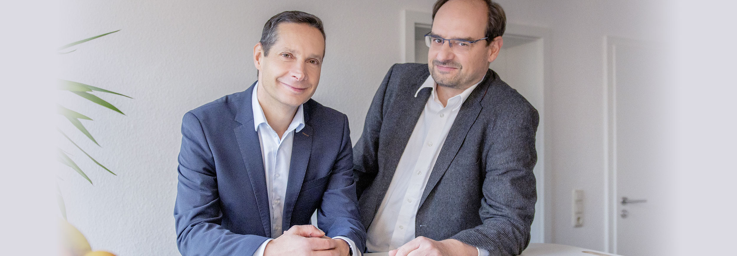 Steuerberater Sven Kiesow und Rechtsanwalt Jean Zollatz beraten in Kooperation Unternehmen bei Umstrukturierungen, Internationalem Geschäft und Nachfolge.